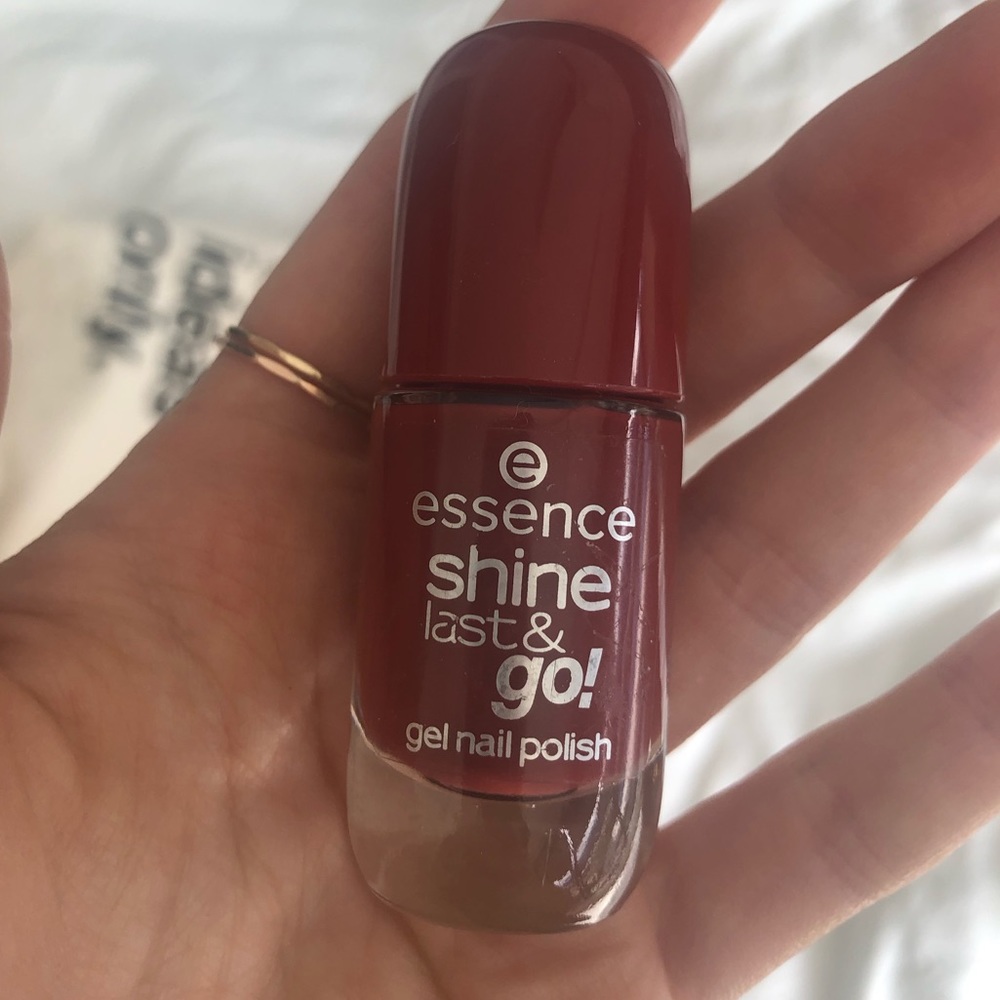 free add-on essence shine and go, dark sexy red